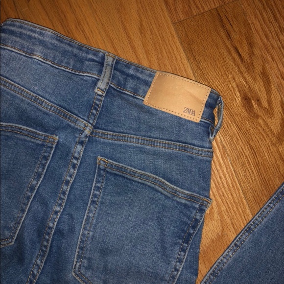 Zara High Waisted Skinny Jeans (Size 00) - Picture 4 of 4